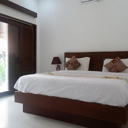 Satria House Amed Hotell Exteriör bild