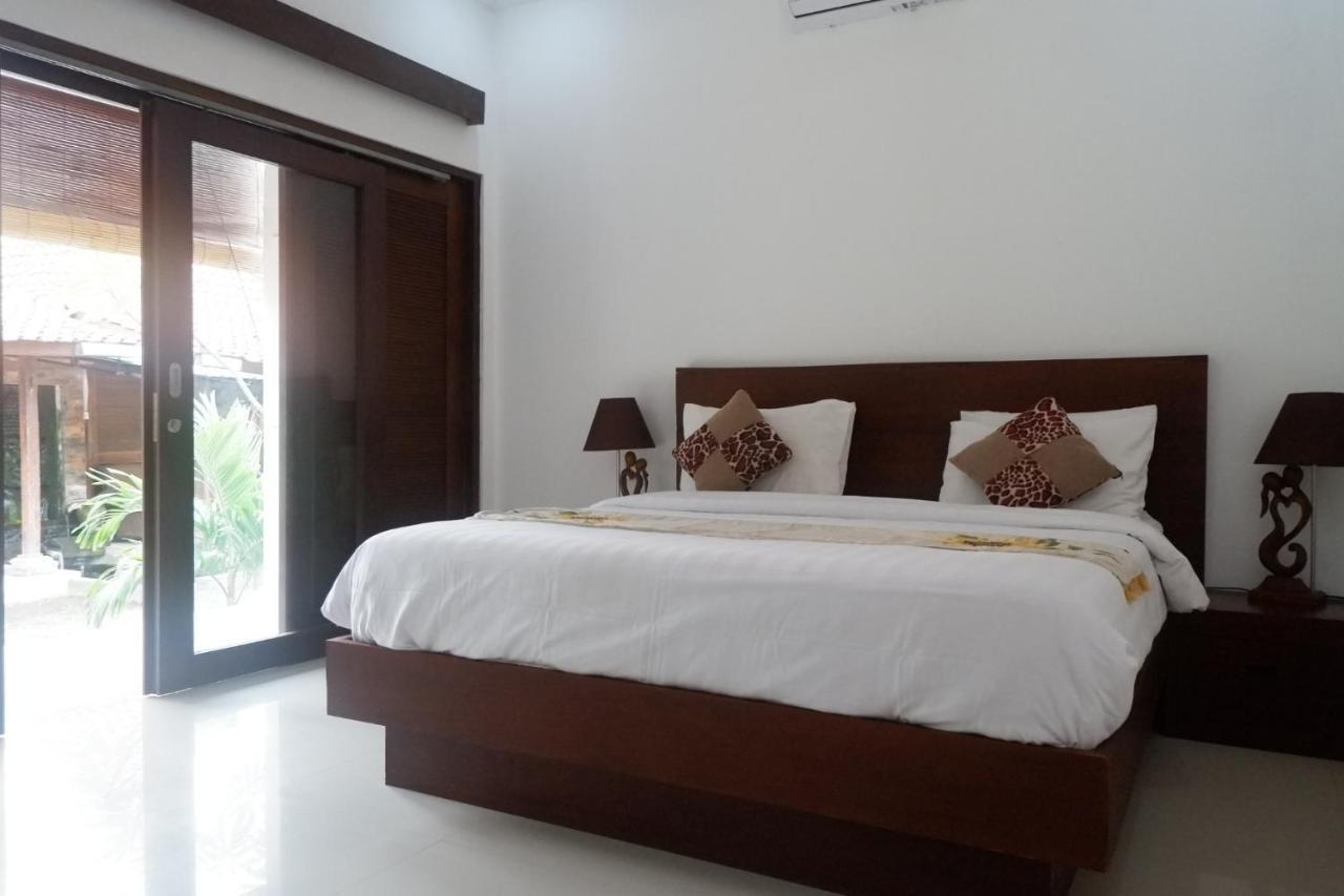 Satria House Amed Hotell Exteriör bild