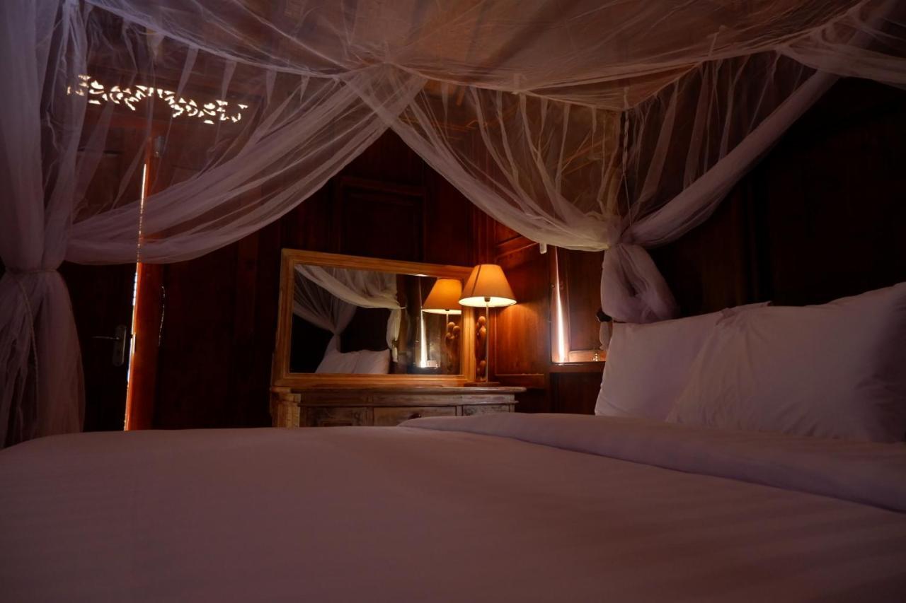 Satria House Amed Hotell Exteriör bild