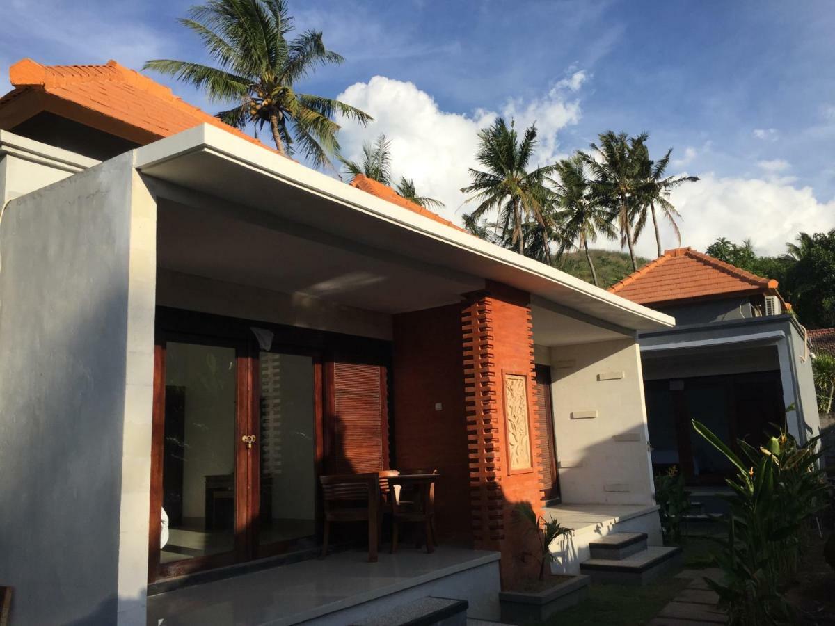 Satria House Amed Hotell Exteriör bild